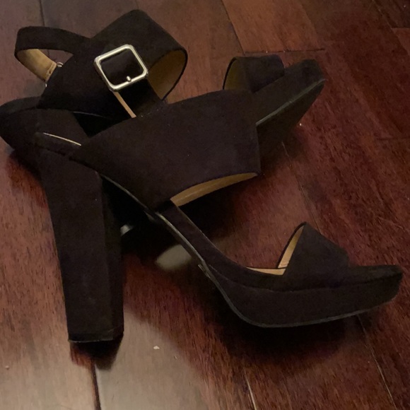 Faux suede sandals - Picture 4 of 5
